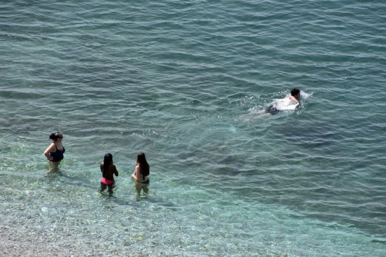 Greece Braces for First Heatwave of the Year