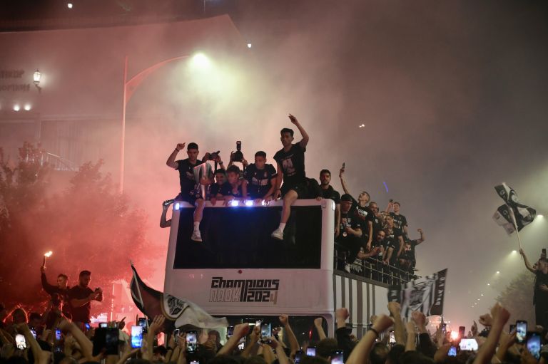 “Κάηκε” η Θεσσαλονίκη στους πανηγυρισμούς για το πρωτάθλημα του ΠΑΟΚ [vid]
