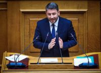 Ανδρουλάκης στη Βουλή: Τα περί εισαγόμενης ακρίβειας καταρρίπτονται