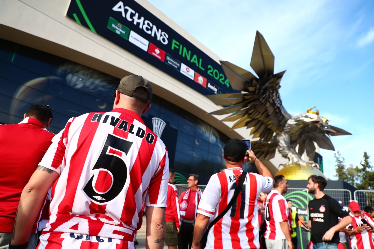 Τελικός Europa Conference League: Έφτασαν στη Νέα Φιλαδέλφεια οι πρώτοι οπαδοί του Ολυμπιακού