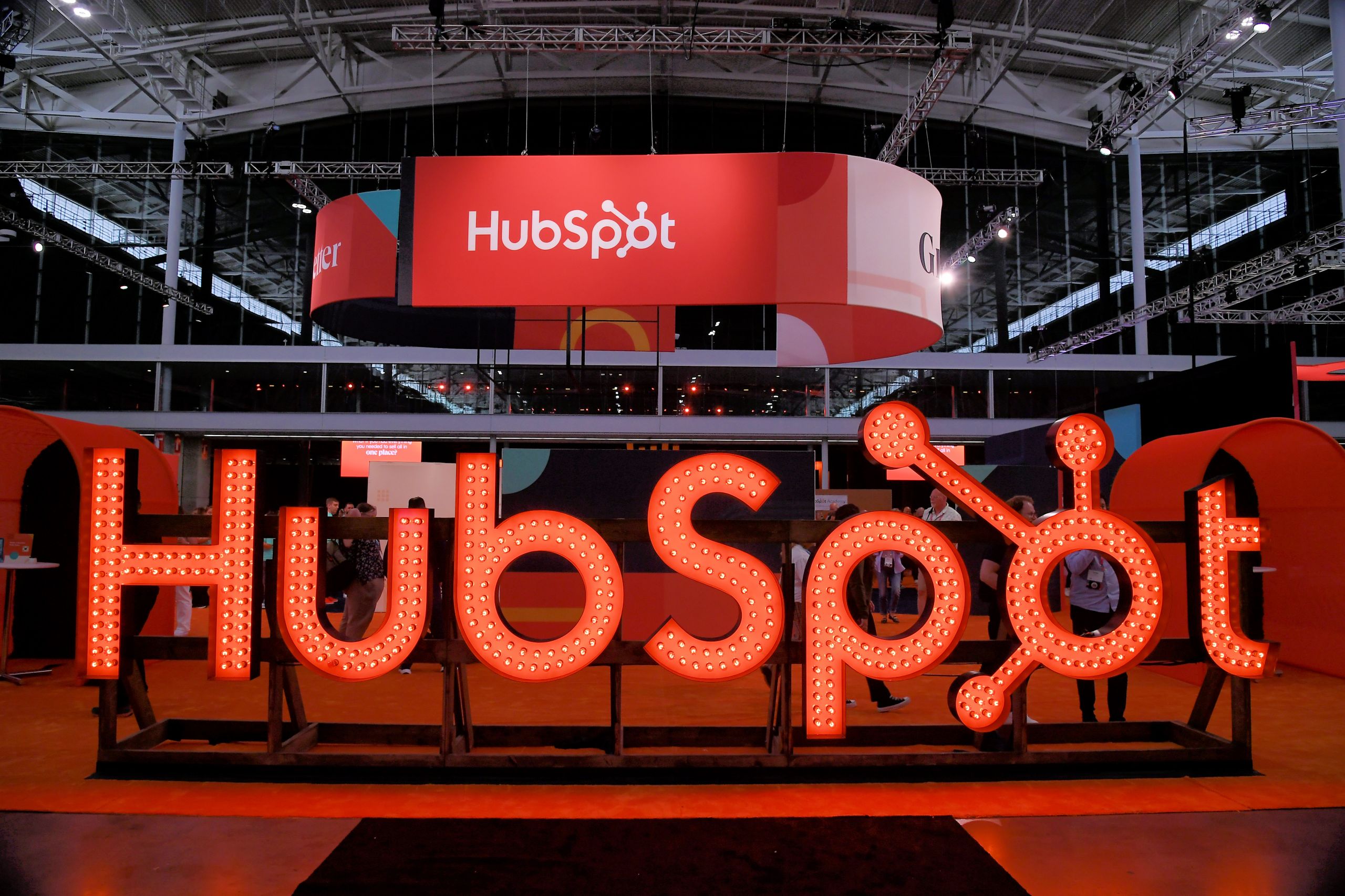 Ποια είναι η HubSpot και γιατί «μπήκε στο μάτι» της Google