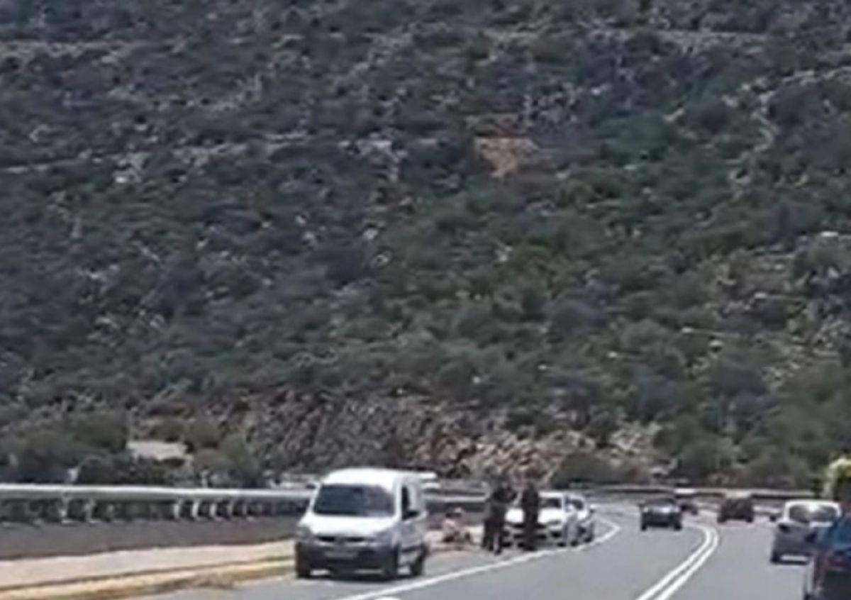 Ηράκλειο: Γυναίκα σταμάτησε σε γέφυρα να βγάλει φωτογραφίες και έπεσε στο κενό