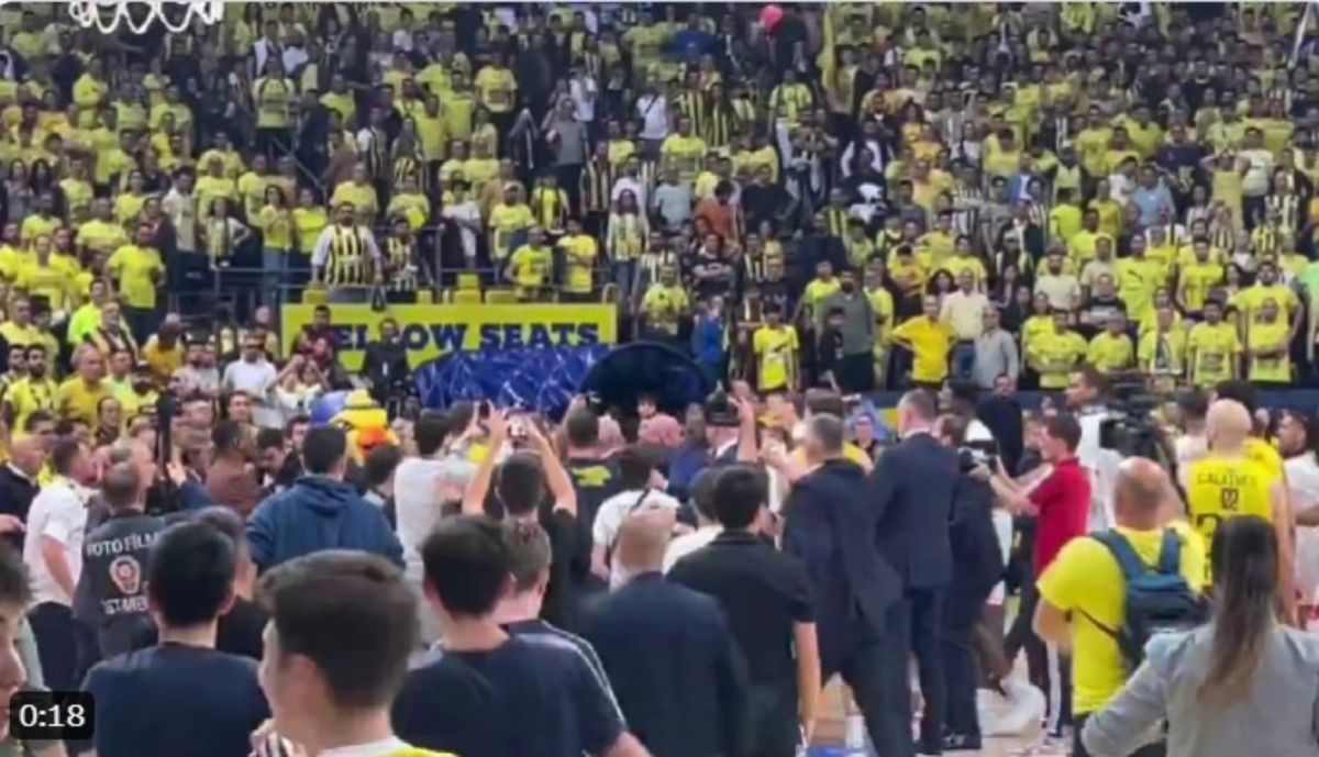 Φενέρ Μονακό: Αγρίεψαν τα πράγματα με παίκτες των φιλοξενούμενων και Τούρκους οπαδούς [vid]