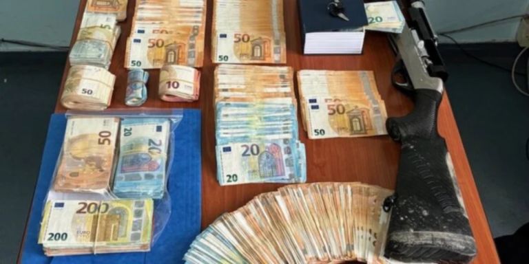 Χαλκίδα: «Μου έκατσε καλά αυτό» έλεγε η προϊσταμένη της ΔΟΥ για τα παράνομα χρήματα [vid]