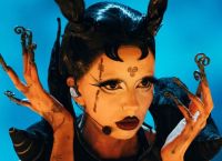 Eurovision 2024: Η EBU υποχρέωσε την Ιρλανδή Bambie Thug να αλλάξει το μακιγιάζ της λόγω Παλαιστίνης