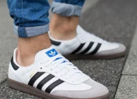 Adidas: Ισχυρά κέρδη με «όπλο» τα παπούτσια Samba και Gazelle