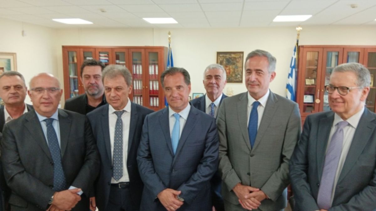 Άδωνις: Έρχονται 600 διασώστες και 250 ασθενοφόρα στο ΕΚΑΒ [vid]