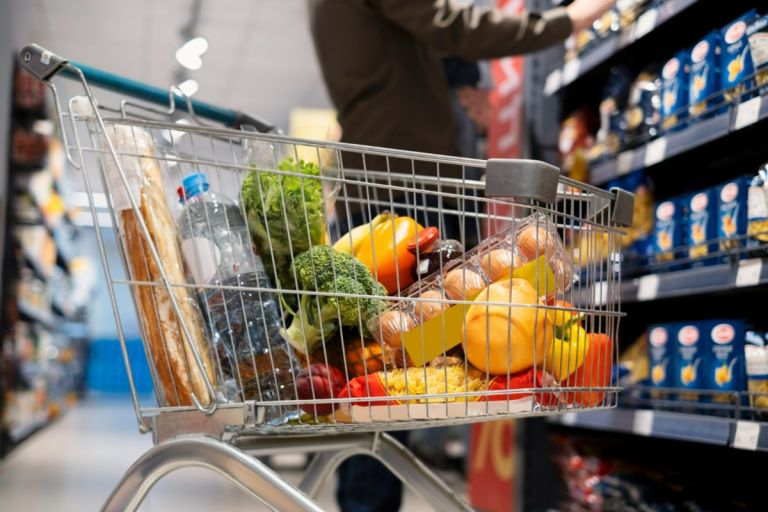 Σοκ στην αγορά: Λόγω ακρίβειας 9,8% κάτω οι πωλήσεις στο λιανικό εμπόριο τον Φλεβάρη [vid]
