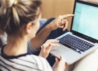 Greeks Took Out 65% Loans Online in 2023