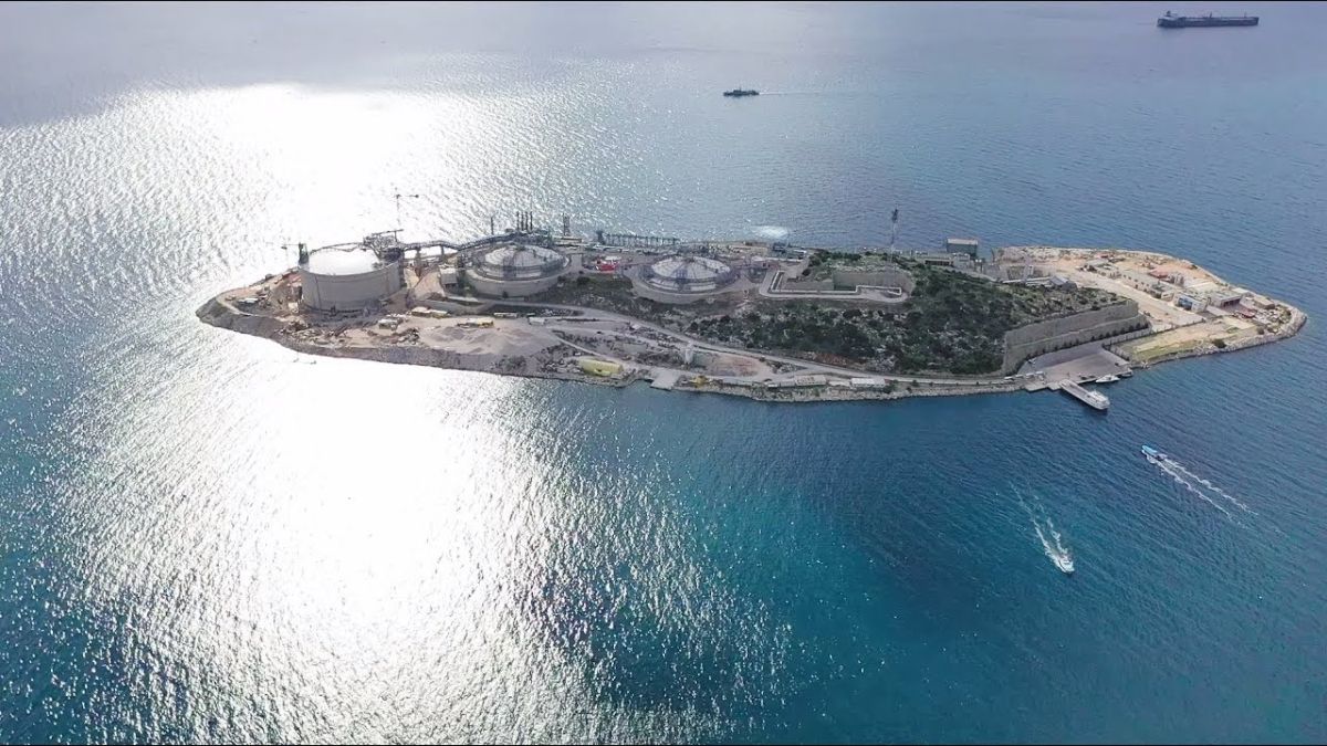 Άδειασαν οι αποθήκες LNG της Ρεβυθούσας τον Απρίλιο