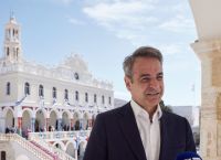 Μητσοτάκης: Η σκέψη μας πρωτίστως στους πιο αδύναμους συμπολίτες μας [vid]