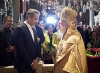 Στην Τήνο για την πρώτη Ανάσταση ο πρωθυπουργός