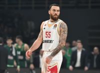 Μονακό: Τρόλαρε επικά τον Ολυμπιακό για τον Μάικ Τζέιμς