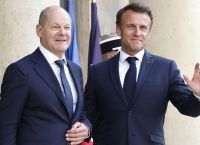 Μακρόν στη Γερμανία: Μήνυμα ενότητας του γαλλογερμανικού άξονα