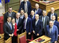 Εισηγήσεις για ανασχηματισμό αμέσως μετά τις κάλπες
