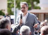 ΝΔ: Φουλάρει τις μηχανές τρεις εβδομάδες πριν τις κάλπες