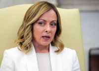 Ιταλία: Η Μελόνι τα βάζει με τους πλούσιους ξένους διπλασιάζοντας τους φόρους