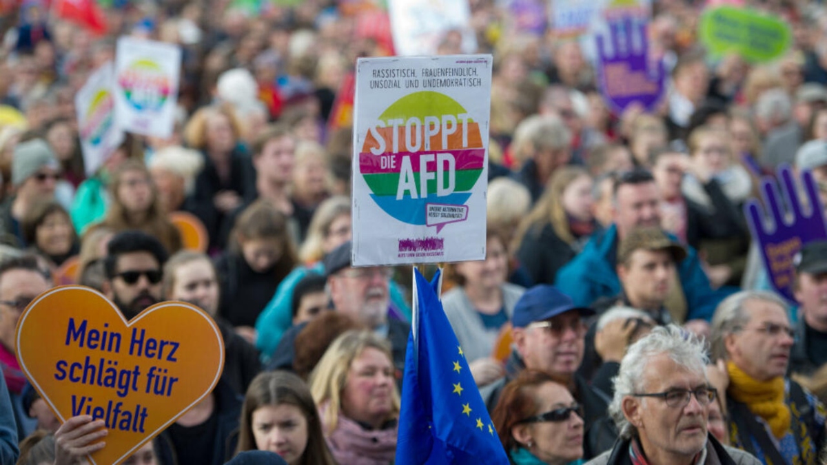 Γερμανία: 100.000 διαδηλωτές κατά του συνεδρίου του ακροδεξιού AfD