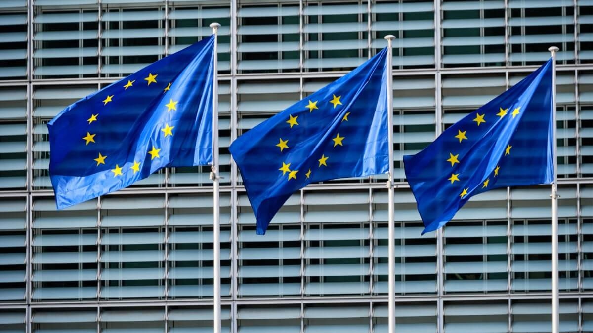 Κομισιόν: Σε διαδικασία υπερβολικού ελλείμματος Ιταλία, Γαλλία και άλλες πέντε χώρες