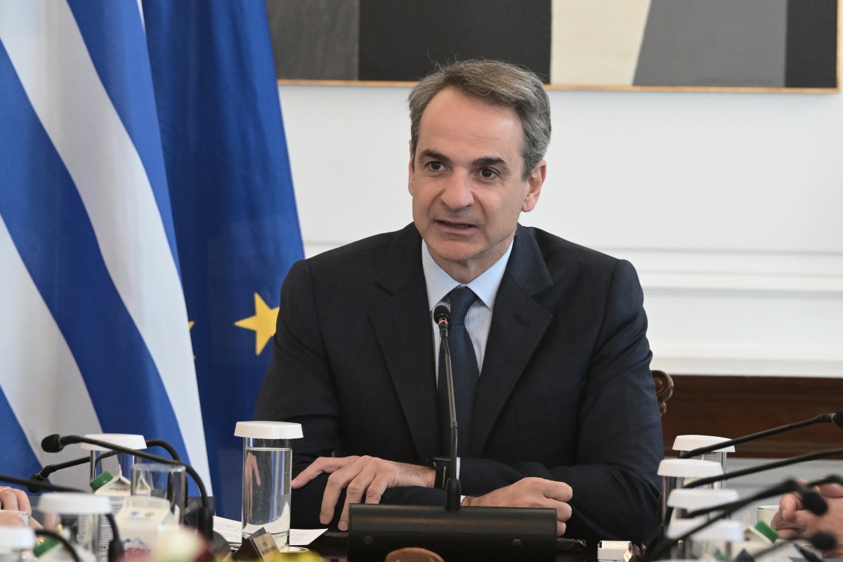 ΝΔ: Στροφή στο κέντρο ή δεξιά;