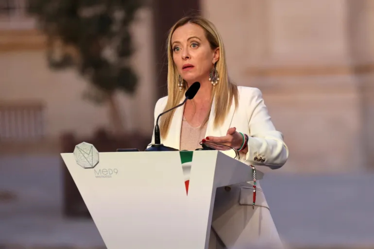 Υπεροχή Μελόνι και συντηρητικής συμμαχίας προβλέπουν οι δημοσκοπήσεις στην ιταλία