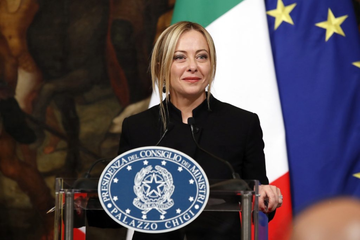 Μελόνι: Ζητά “βιώσιμες υποχρεώσεις” για την πράσινη ανάπτυξη