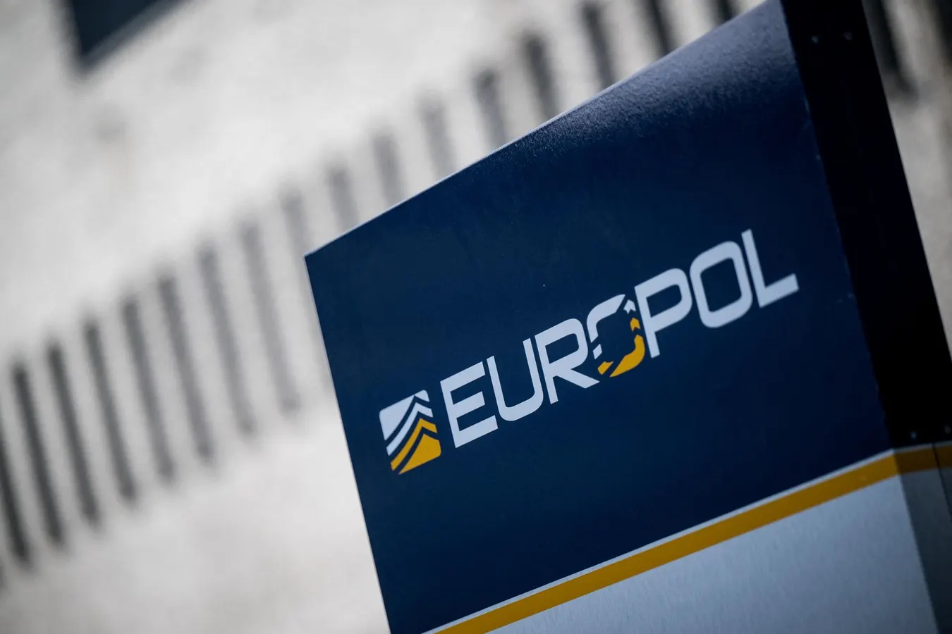 Πρωτοφανής επιχείρηση της Europol «σπάει» βαλκανικό καρτέλ ναρκωτικών