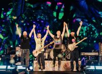 Το απίθανο βίντεο των Coldplay από το Ηρώδειο: Το κοινό δεν σταματά να τραγουδά το νέο τραγούδι!