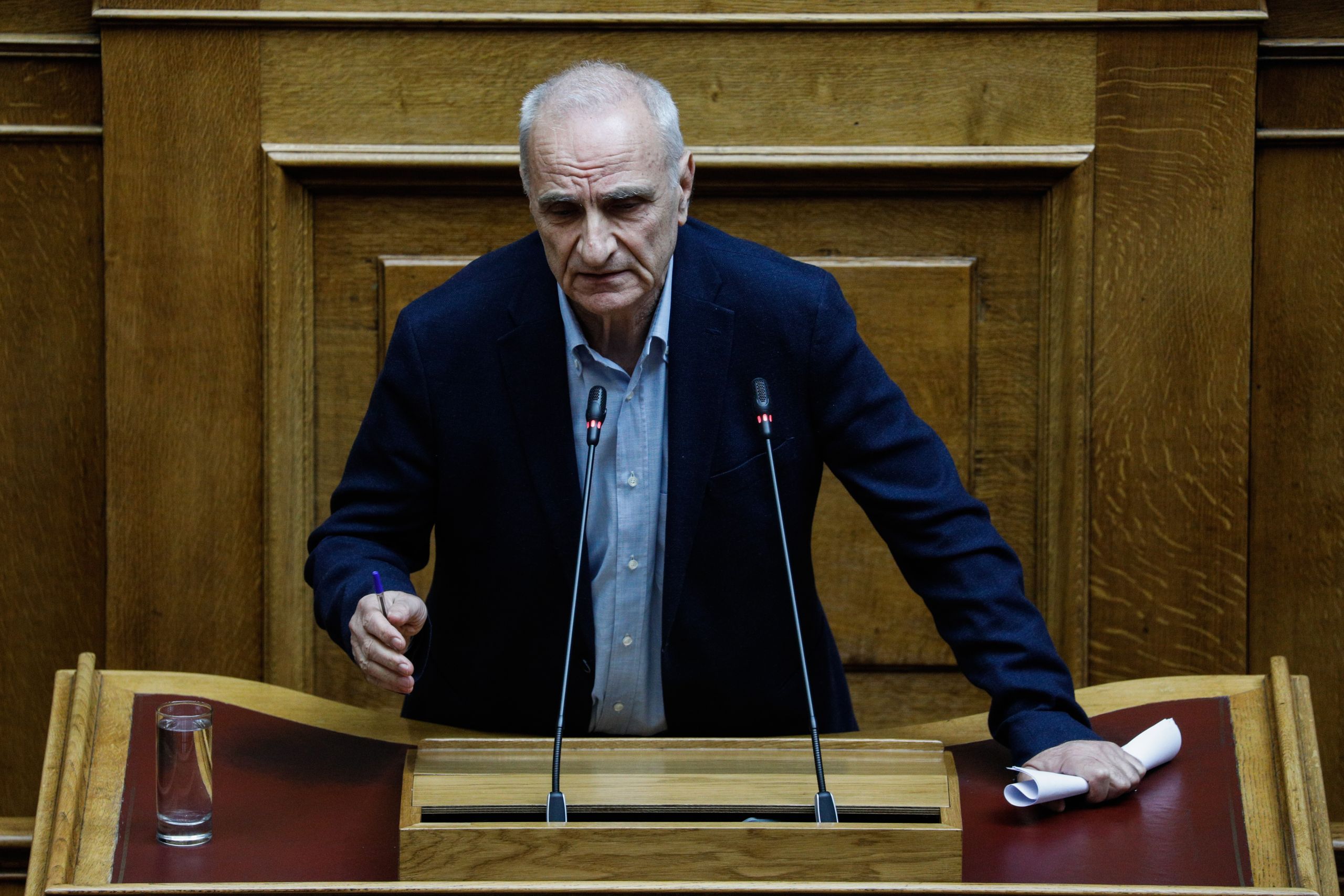 Γιώργος Βαρεμένος για Θανάση Οικόνόμου: Είναι αθλιότητες, να μας πει ο Κασσελάκης τι εννοεί
