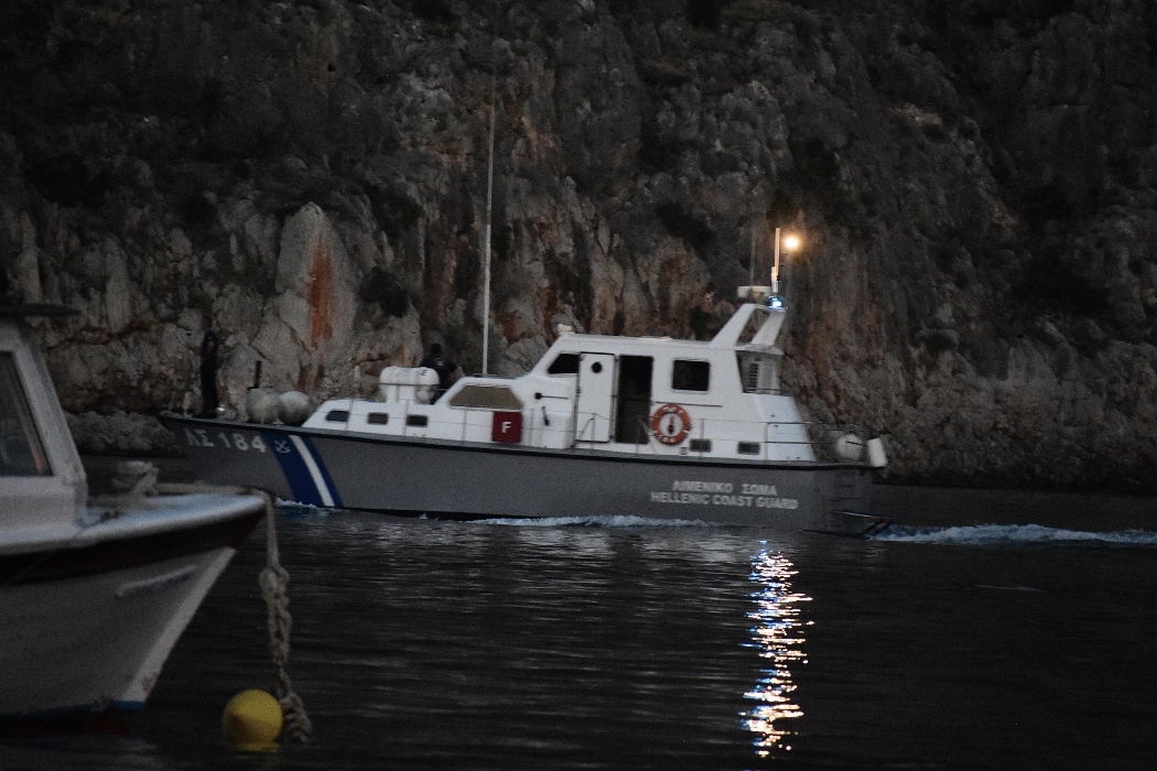 Σχινιάς: Σχεδόν 20 μέρες ήταν στη θάλασσα η σορός – Το χαρακτηριστικό τατουάζ του άνδρα που βρέθηκε με βαρίδι