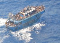 Reuters: Αξιωματικοί του Λιμενικού θα καταθέσουν ως ύποπτοι σε έρευνα για το ναυάγιο της Πύλου