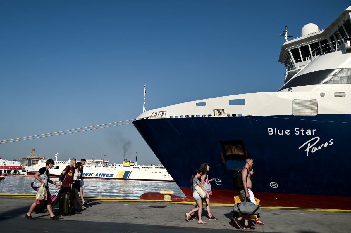 Ακτοπλοϊκά εισιτήρια: Για γερά… πορτοφόλια – Η τουριστική κίνηση στα νησιά