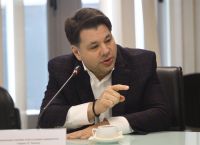 US Ambassador Hails Greece’s Economic Miracle at Athens Riviera Forum 2024