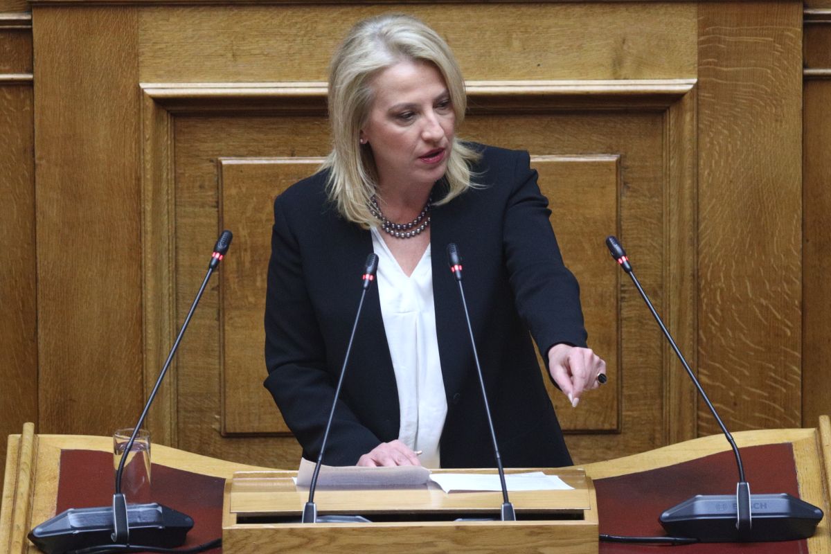 Ρένα Δούρου: Όλα εδώ πληρώνονται για τον Μητσοτάκη, την ακροδεξιά και την Συμφωνία των Πρεσπών