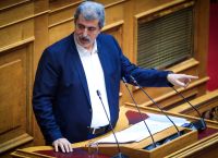 “Πυρά” Πολάκη κατά Τσίπρα: “Όχι άλλα Iνστιτούτα και στρογγυλά τραπέζια προβληματισμού και βιώσιμης ανάπτυξης”