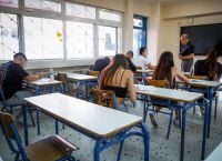 Πανελλαδικές 2024: Το 60% έγραψε κάτω από τη βάση σε τρία μαθήματα