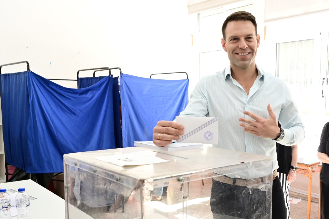 Στην Εκάλη ψήφισε ο Κασσελάκης – «Έφτασε η μέρα!», το TikTok πριν την κάλπη [vid]