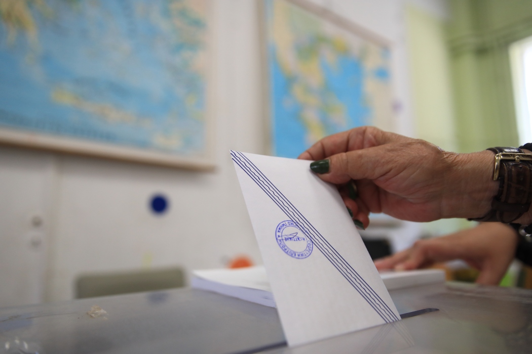 Ευρωεκλογές: Από 750.000 ψήφους έχασαν ΝΔ, ΣΥΡΙΖΑ – Η σύγκριση με τις εκλογές [vid]