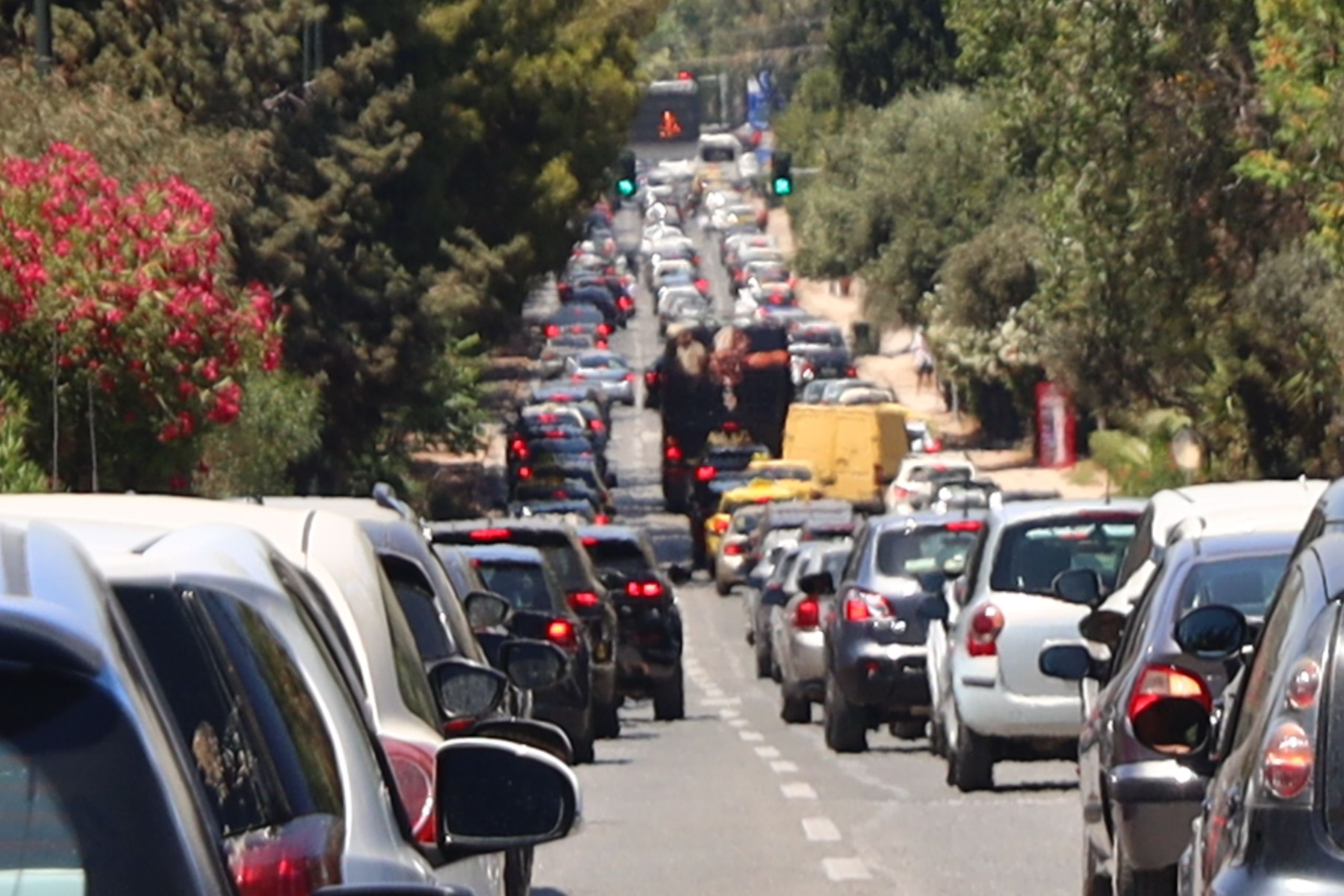 ΕΛΣΤΑΤ: Αύξηση 0,9% σημείωσαν οι πωλήσεις των αυτοκινήτων τον Ιούνιο