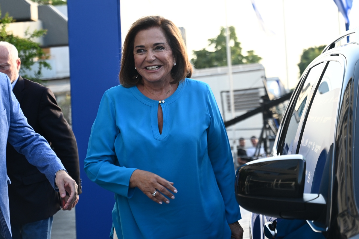Μπακογιάννη: ”Αυτό που γίνεται στο ΠΑΣΟΚ είναι για να μπει αφίσα στο Δελφινάριο” [vid]