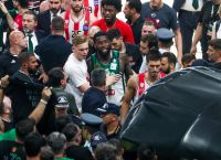 Κόντεψαν να πιαστούν στα χέρια οι παίκτες του Ολυμπιακού και του Παναθηναϊκού
