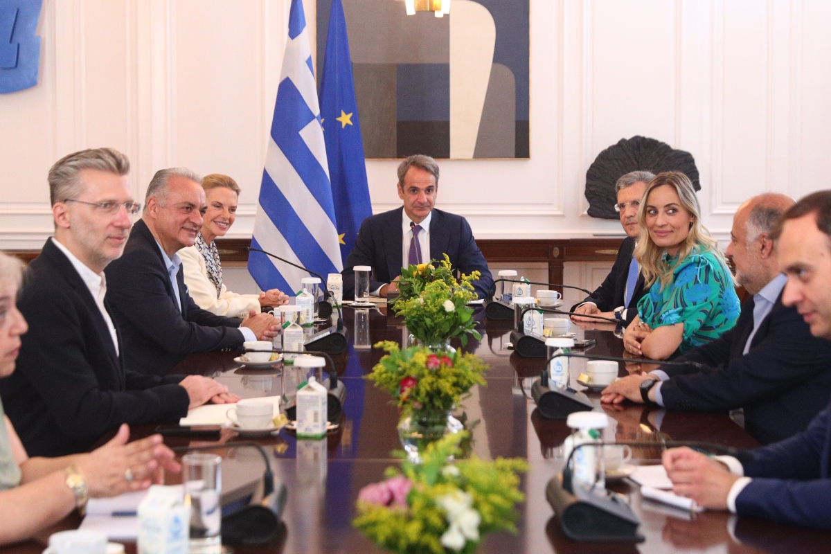 Συνάντηση Μητσοτάκη με τους 7 νέους ευρωβουλευτές της ΝΔ – Με τηλεδιάσκεψη Μπελέρης και Μεϊμαράκης