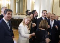 Ανασχηματισμός: Χαμόγελα, οκογενειακές στιγμές και πηγαδάκια [vid,pics]
