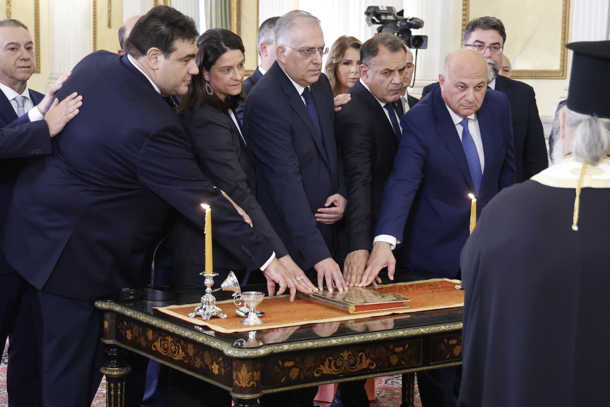 Ανασχηματισμός: Τα νέα πρόσωπα στο κυβερνητικό σχήμα-Ποιοι επέστρεψαν,ποιοι αναλαμβάνουν πρώτη φορά υπουργείο