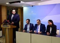 Ανασχηματισμός: Εγκάρδιο κλίμα στην τελετή παράδοσης – παραλαβής στο υπουργείο Εσωτερικών