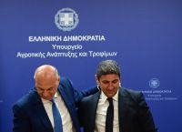 Τσιάρας στην παράδοση-παραλαβή: Θα κάνουμε ό,τι είναι δυνατόν για να ανακουφίσουμε τους αγρότες