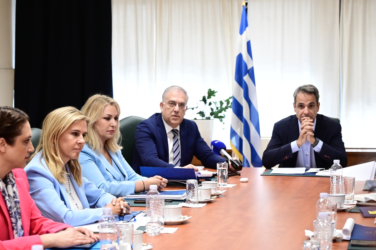 Κυβέρνηση: Αγώνας κατά της ακρίβειας με μόνιμα μέτρα – Επιτάχυνση διαδικασιών στο ΑΣΕΠ