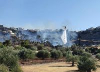 Φωτιές τώρα: Χωρίς ενεργό μέτωπο η πυρκαγιά στην Ηλεία – Καταστροφές σε σπίτια [vid]