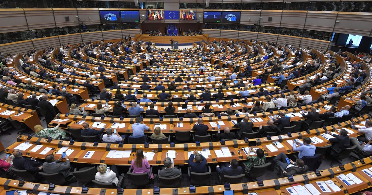 Ευρωεκλογές 2024: Οι αποδοχές των ευρωβουλευτών – Ποια επιδόματα δικαιούνται