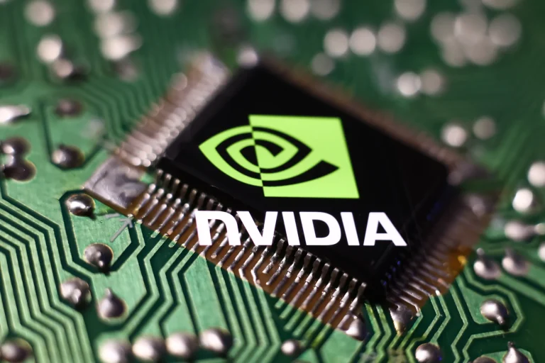 Nvidia: Στα $3 τρισ. η αξία της – Ξεπέρασε την Apple